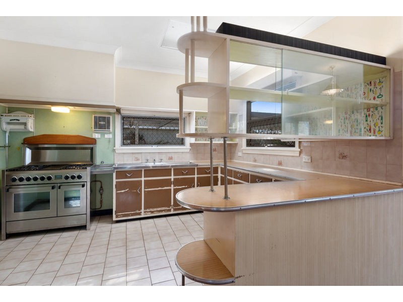 1 Doncaster Street, Newtown QLD 4350