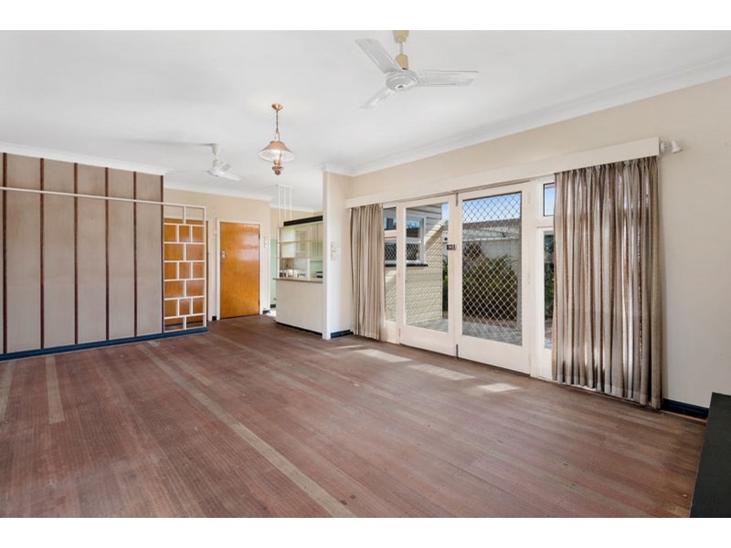 1 Doncaster Street, Newtown QLD 4350