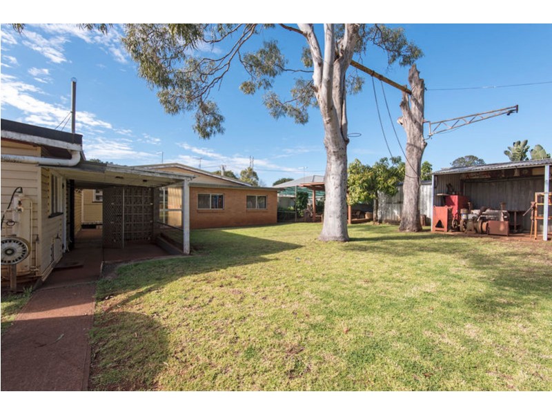 1 Doncaster Street, Newtown QLD 4350