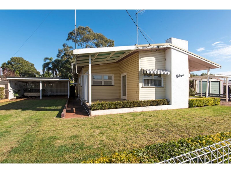 1 Doncaster Street, Newtown QLD 4350