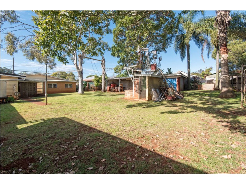 1 Doncaster Street, Newtown QLD 4350