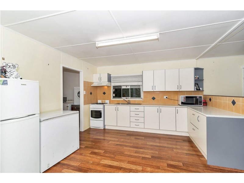 5 Greyfriars Street, Rockville QLD 4350