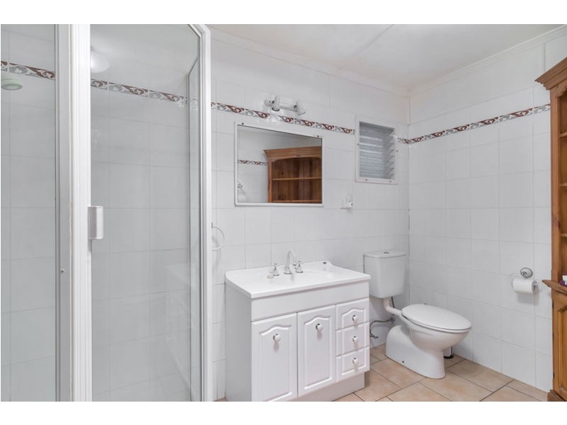 5 Greyfriars Street, Rockville QLD 4350