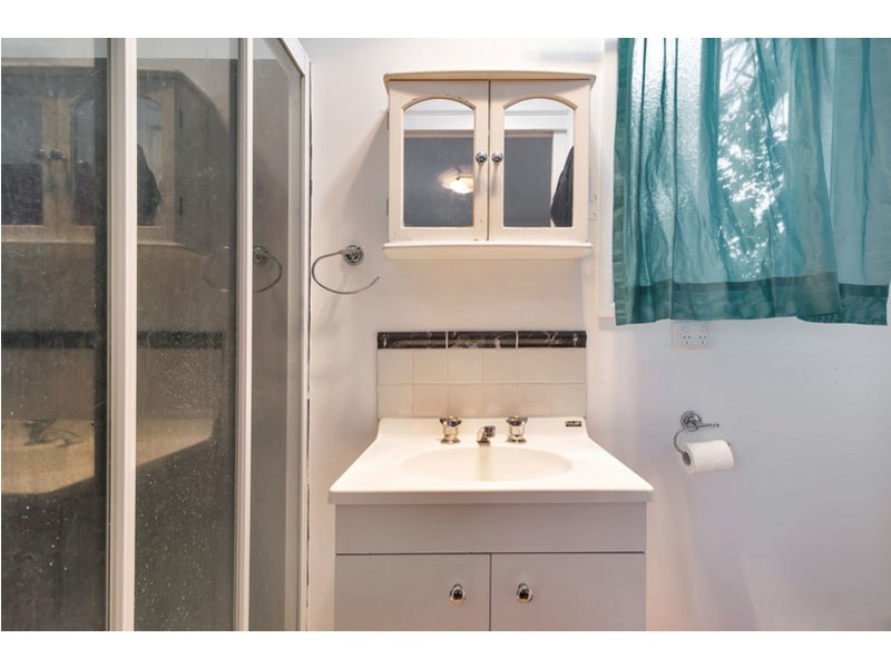 5 Greyfriars Street, Rockville QLD 4350