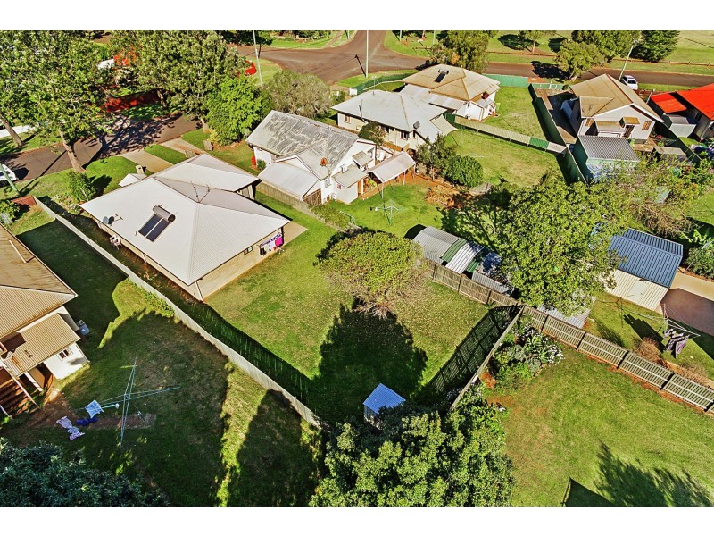 33 Doyle Street, Harlaxton QLD 4350