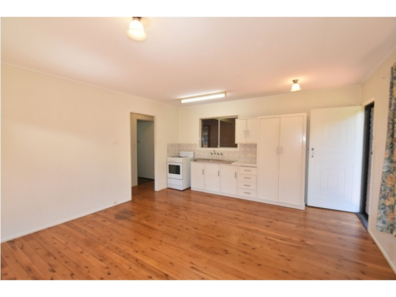 1/34 Wombyra Street, Newtown QLD 4350