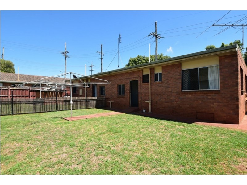 1/34 Wombyra Street, Newtown QLD 4350