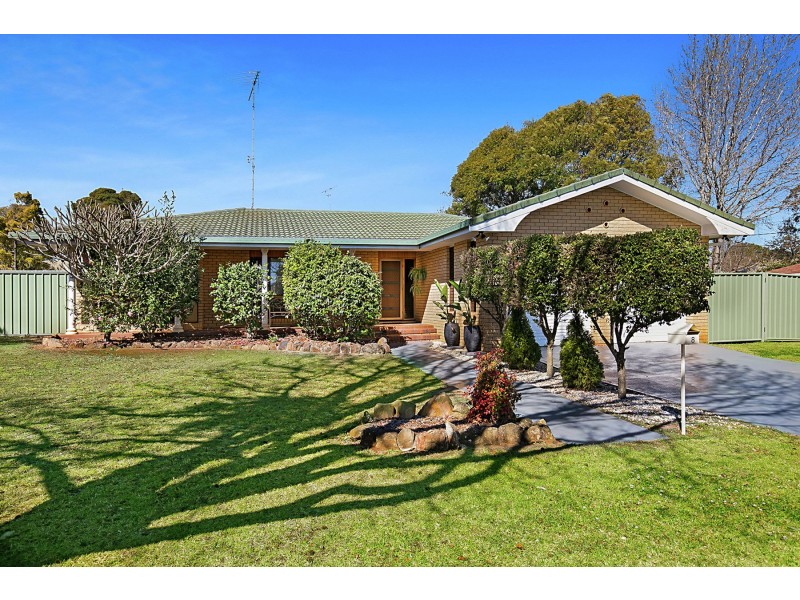 8 Jasmine Court, Centenary Heights QLD 4350