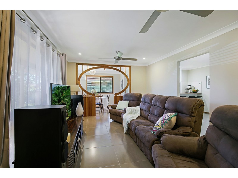 8 Jasmine Court, Centenary Heights QLD 4350