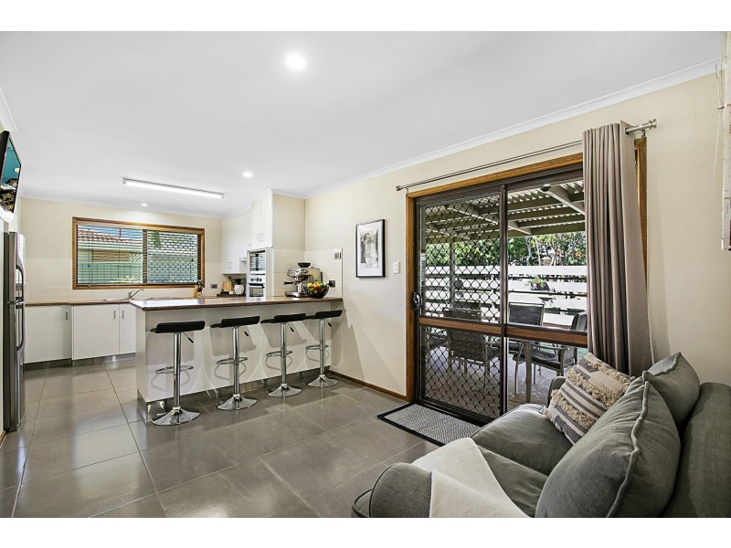 8 Jasmine Court, Centenary Heights QLD 4350