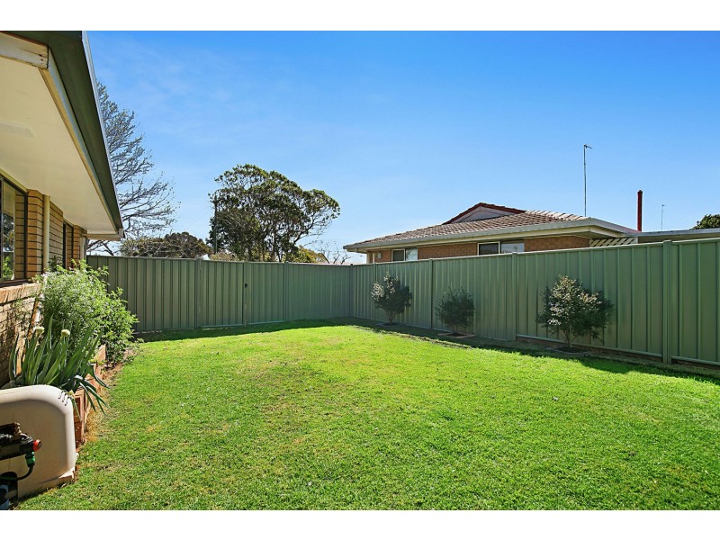8 Jasmine Court, Centenary Heights QLD 4350