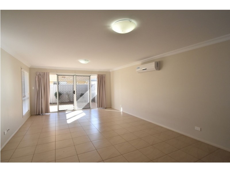 1/21 McMorrow Street, Kearneys Spring QLD 4350