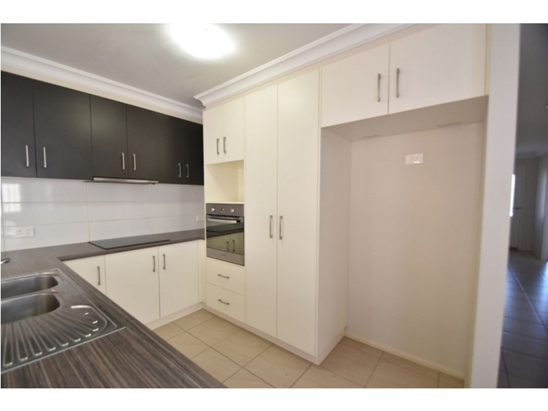 1/21 McMorrow Street, Kearneys Spring QLD 4350