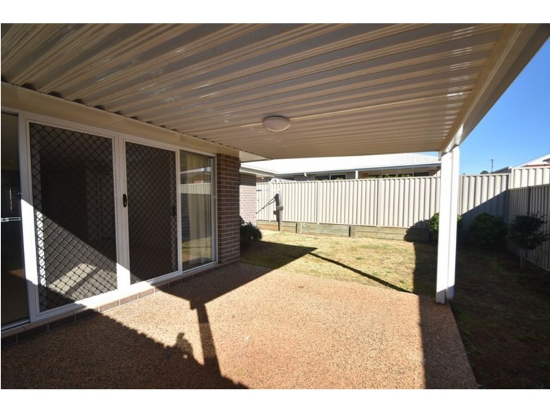 1/21 McMorrow Street, Kearneys Spring QLD 4350