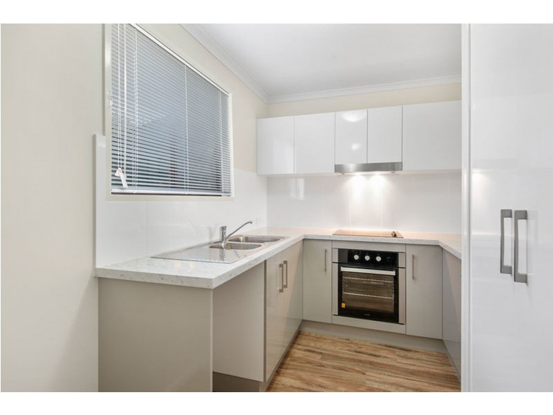 2/15 Edith Street, Newtown QLD 4350