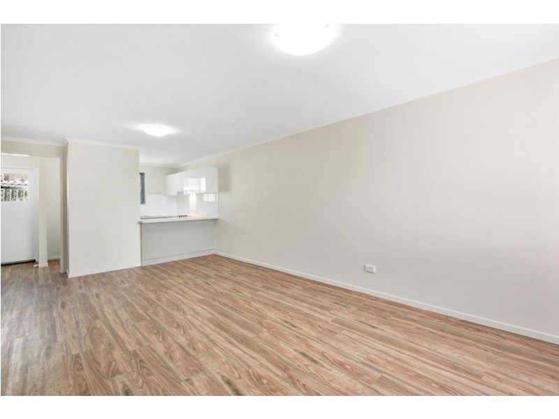 2/15 Edith Street, Newtown QLD 4350