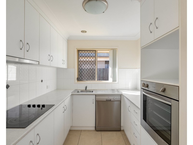 2/13 Monash Street, Newtown QLD 4350
