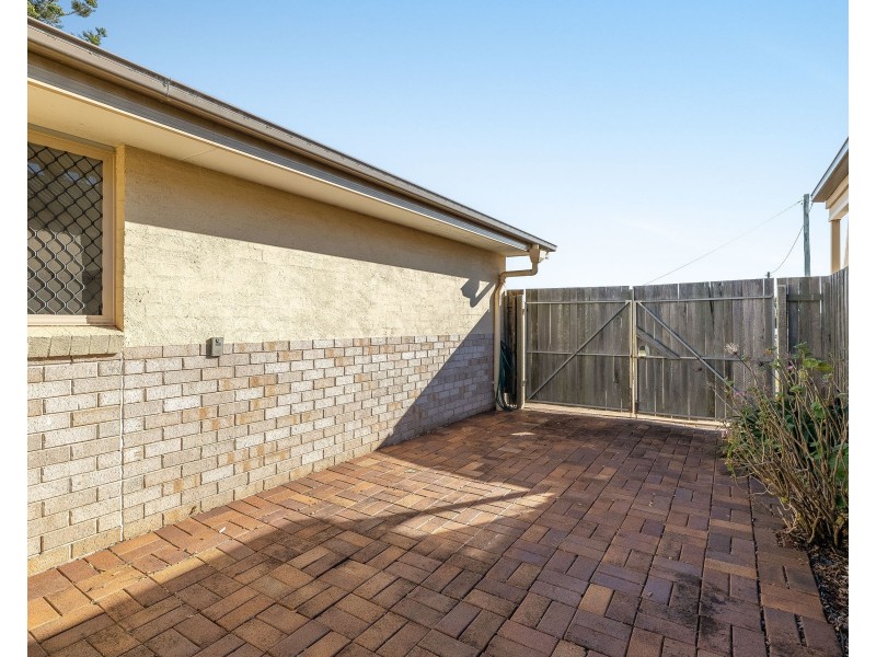 2/13 Monash Street, Newtown QLD 4350