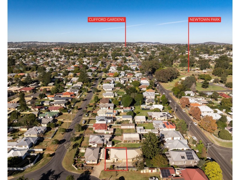 2/13 Monash Street, Newtown QLD 4350