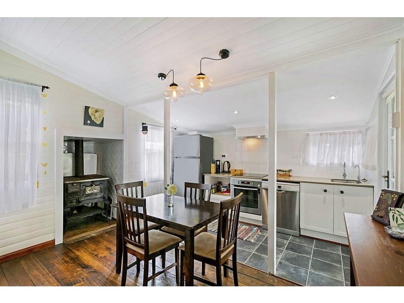 2 Laurel Lane, Toowoomba City QLD 4350