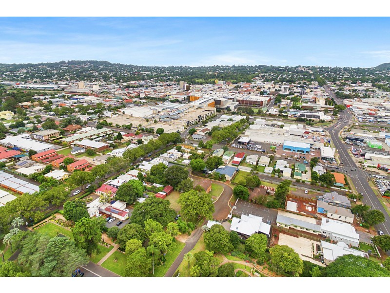 2 Laurel Lane, Toowoomba City QLD 4350