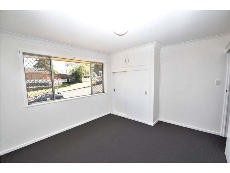 2/20 Glendower Street, Mount Lofty QLD 4350