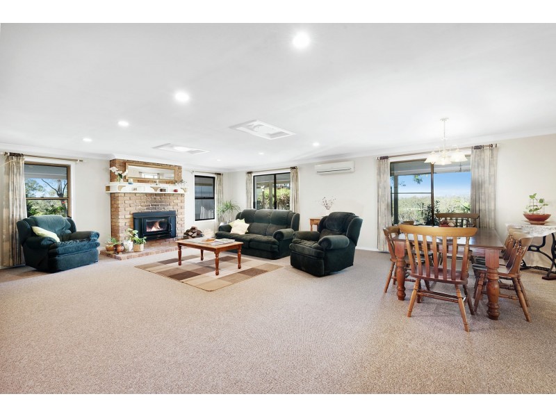 81 Larnook Street, Upper Lockyer QLD 4352