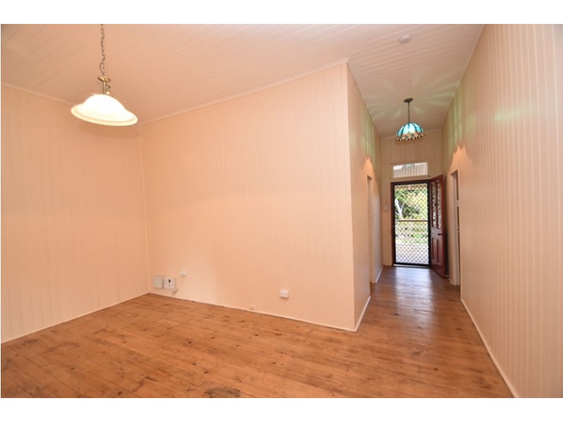 28 Ruthven Street, Harlaxton QLD 4350