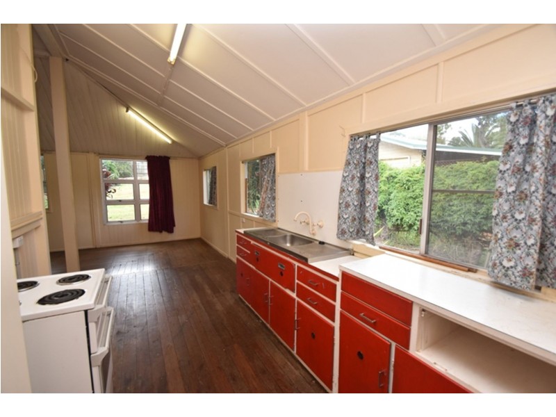 28 Ruthven Street, Harlaxton QLD 4350