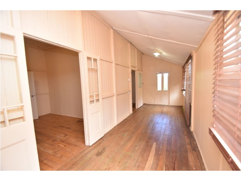 28 Ruthven Street, Harlaxton QLD 4350