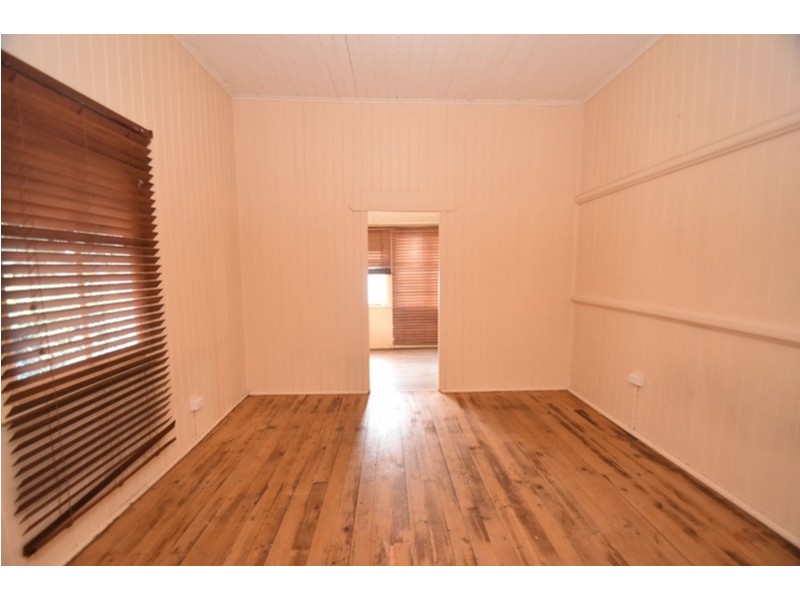 28 Ruthven Street, Harlaxton QLD 4350