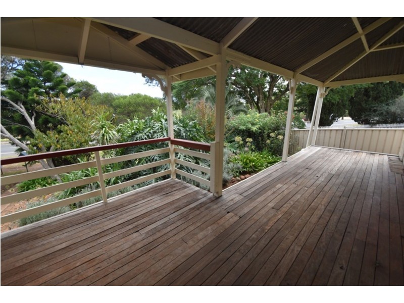 28 Ruthven Street, Harlaxton QLD 4350