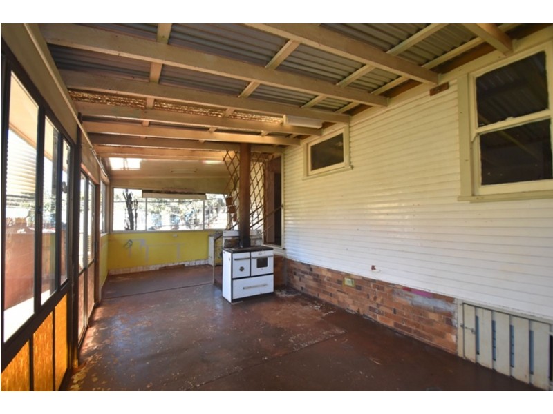 386 Tor Street, Newtown QLD 4350