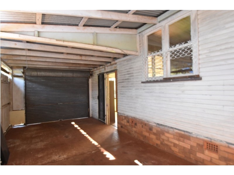 386 Tor Street, Newtown QLD 4350
