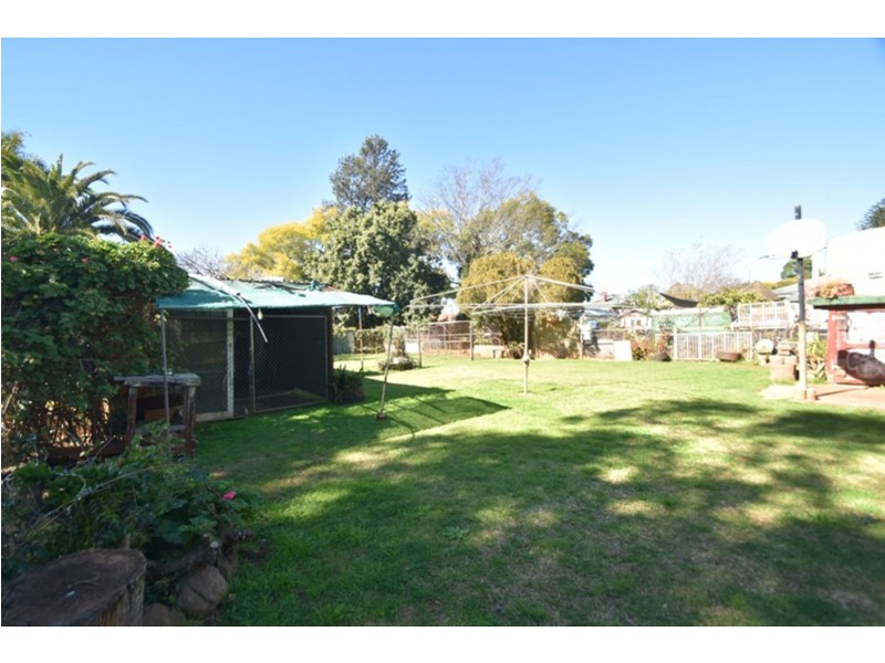 386 Tor Street, Newtown QLD 4350