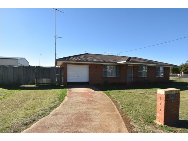 37 McFarlane Street, Wilsonton QLD 4350