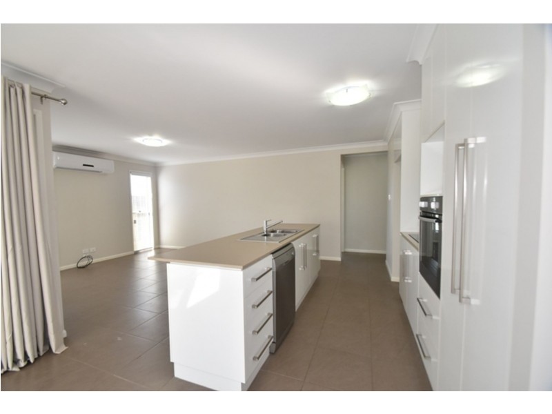 5/4 Alistair Street, Glenvale QLD 4350