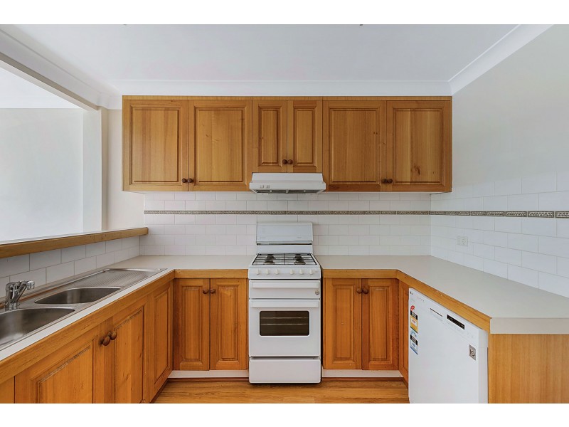 8/64 Gordon Avenue, Newtown QLD 4350