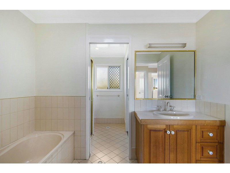 8/64 Gordon Avenue, Newtown QLD 4350