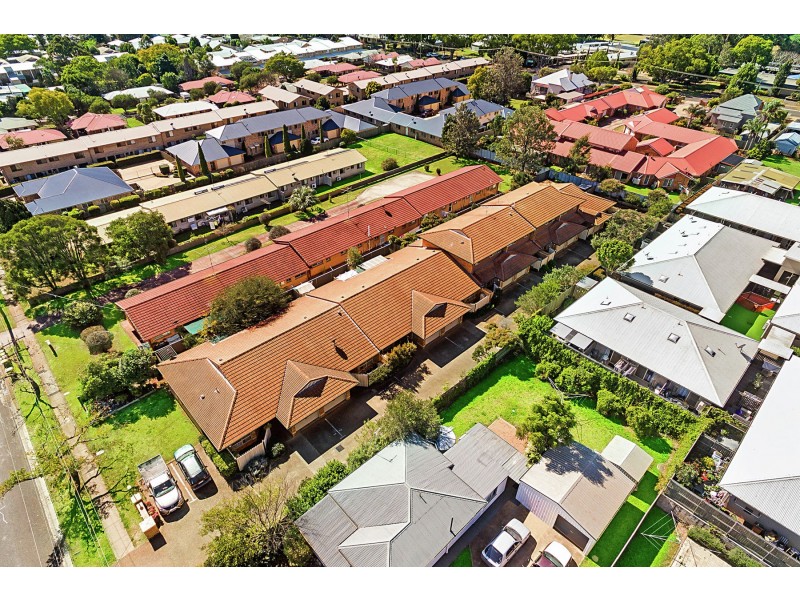 8/64 Gordon Avenue, Newtown QLD 4350