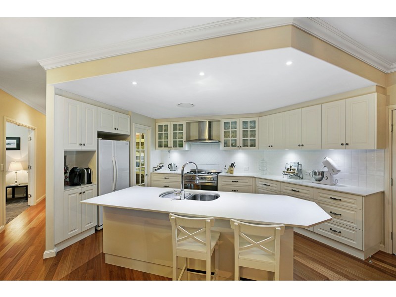 2 Saintly Place, Hodgson Vale QLD 4352