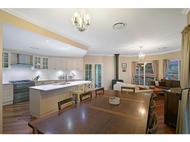2 Saintly Place, Hodgson Vale QLD 4352