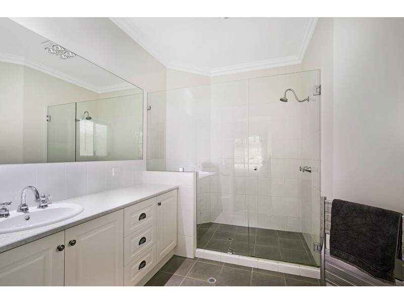 2 Saintly Place, Hodgson Vale QLD 4352