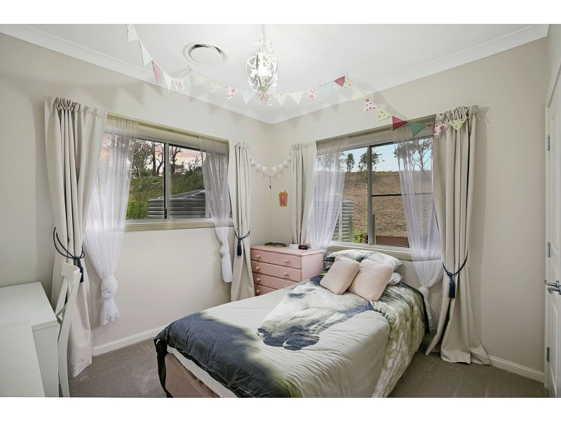 2 Saintly Place, Hodgson Vale QLD 4352