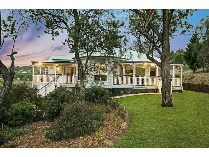 2 Saintly Place, Hodgson Vale QLD 4352