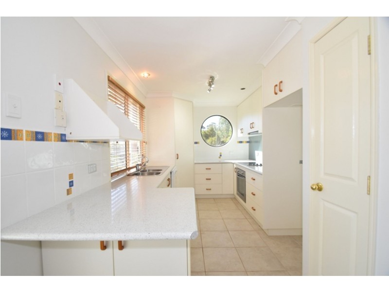 12 Panorama Drive, Glenvale QLD 4350