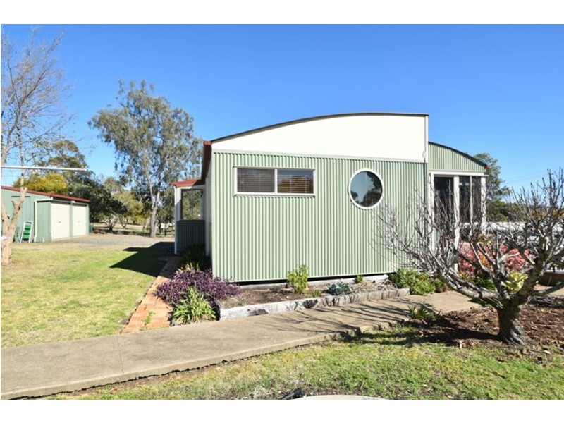 12 Panorama Drive, Glenvale QLD 4350