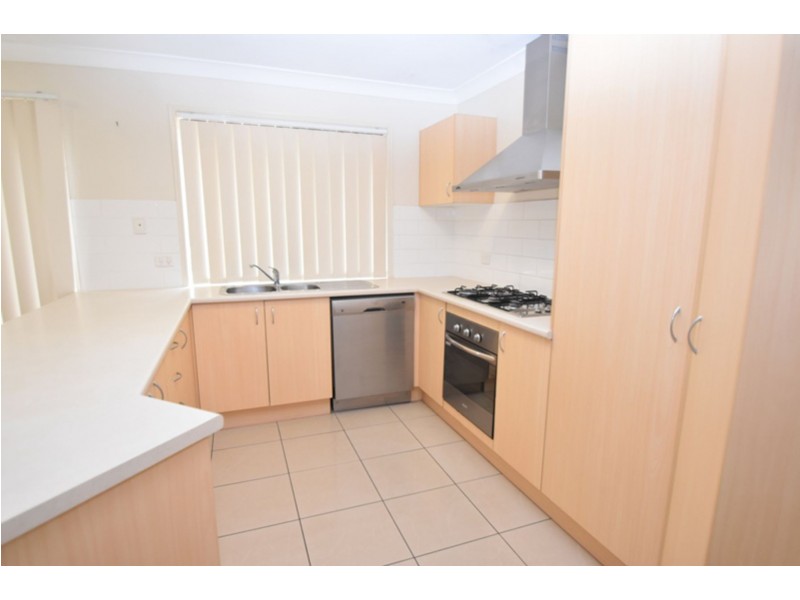 1/86C Hogg Street, Rockville QLD 4350