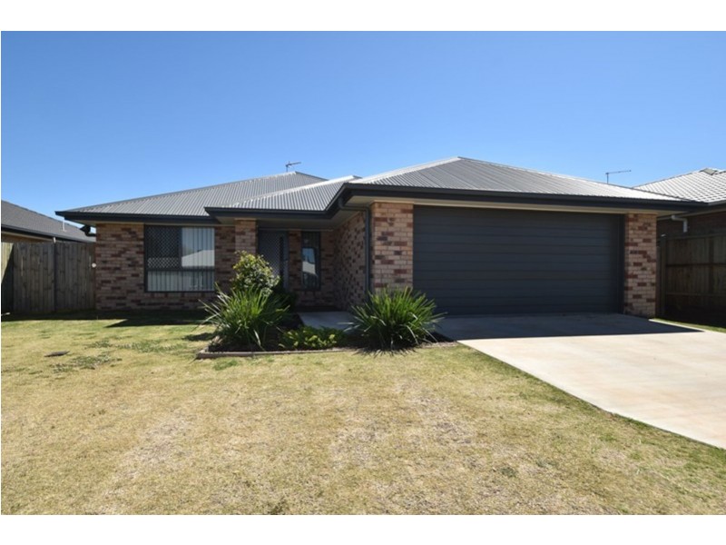 11 Abbey Street, Cranley QLD 4350