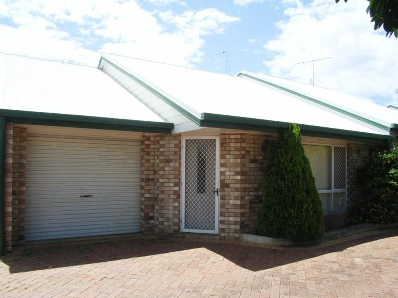 16/19a Gladstone Street, Newtown QLD 4350